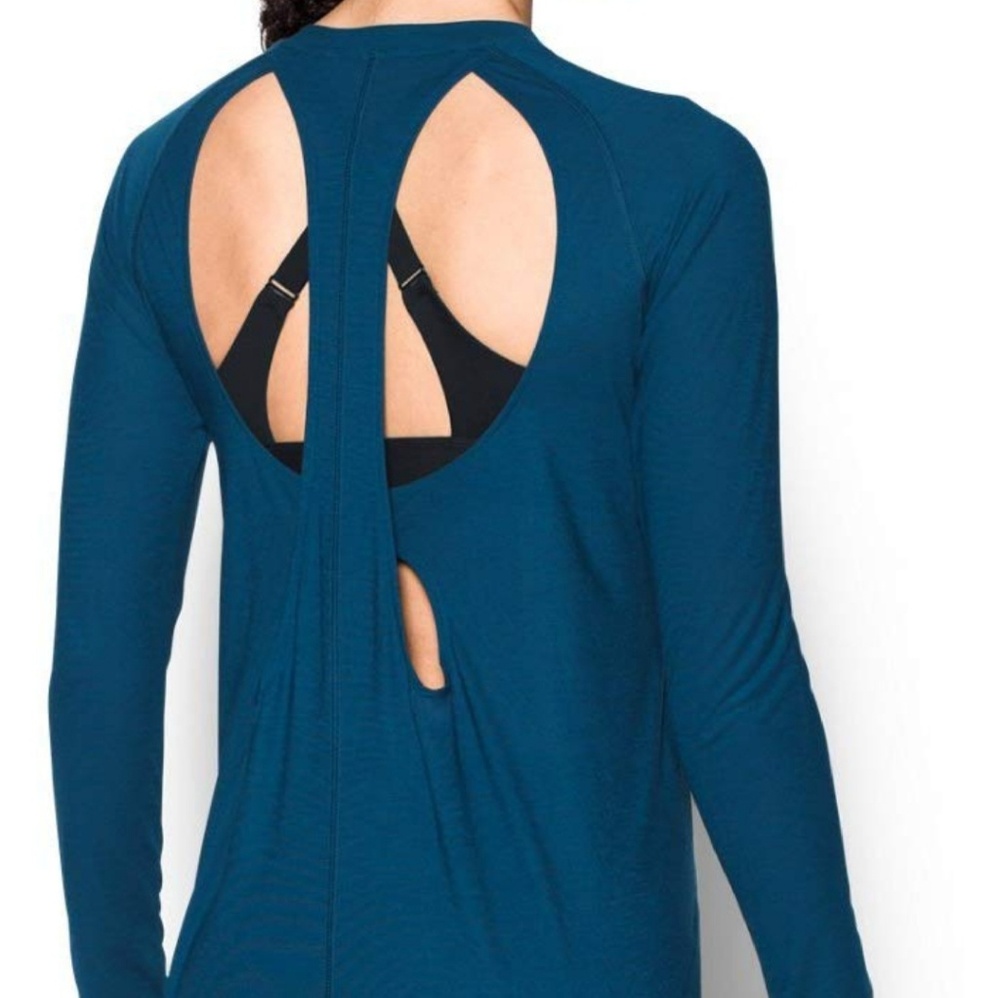 2 under armour keyhole back lightwgt longsleeve